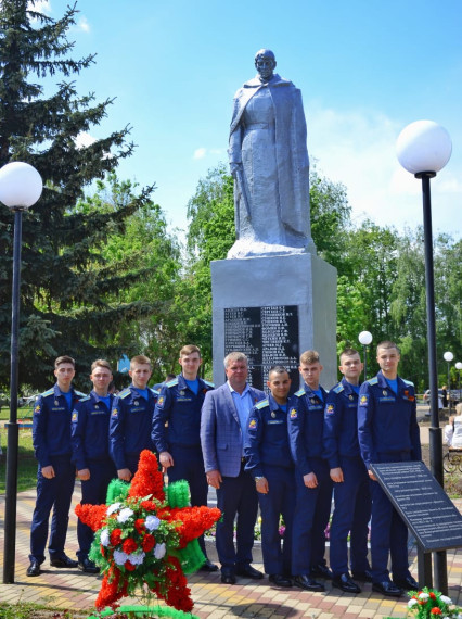 9 мая в день 80 летия Победы в Великой Отечественной войне, в центральном Парке с. Новогремяченское состоялся Митинг и Праздничный концерт для жителей и гостей нашего села.. 9 мая в день 80 летия Победы в Великой Отечественной войне, в центральном Парке с. Новогремяченское состоялся Митинг и Праздничный концерт для жителей и гостей нашего села..